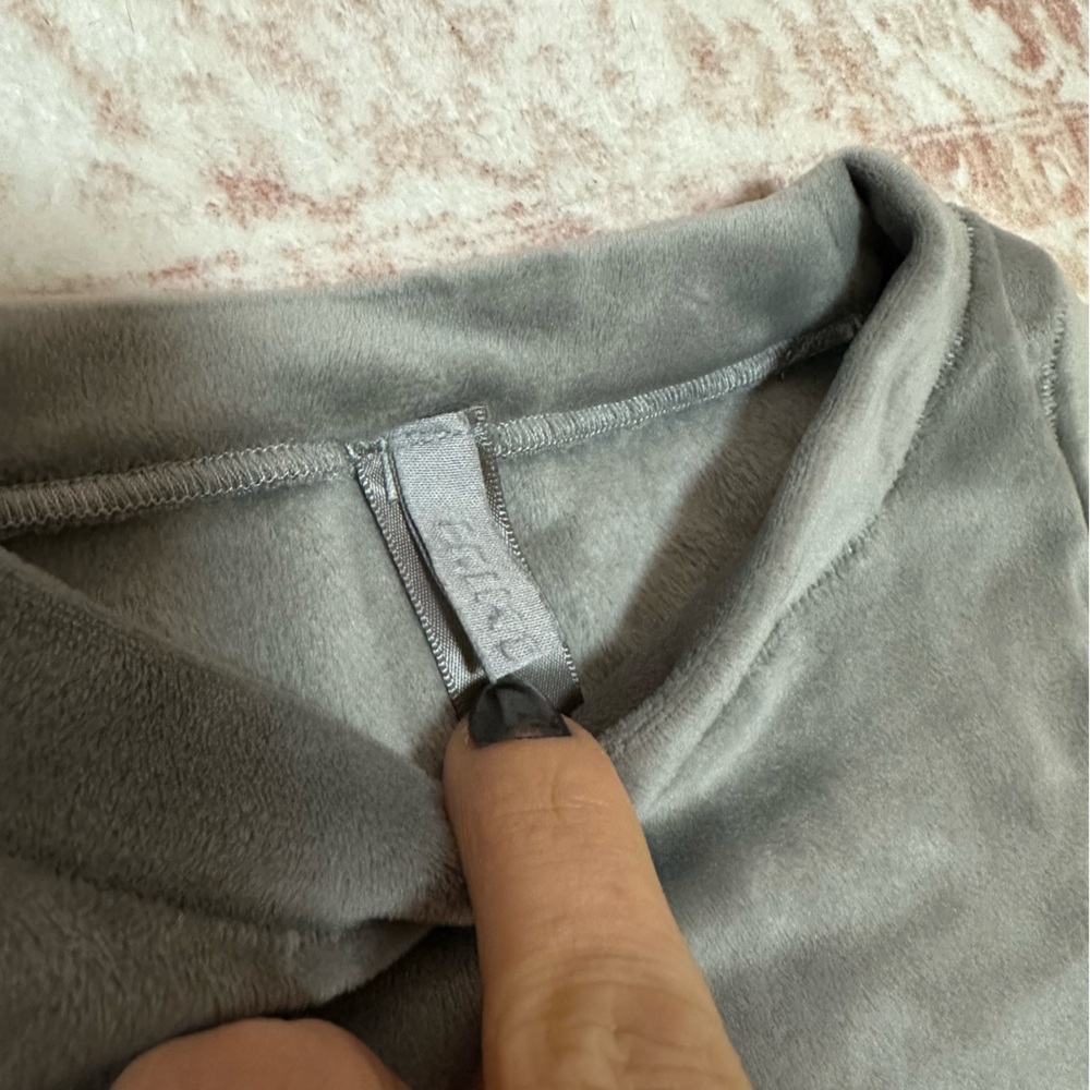 SKIMS Fleece Gray Smoke Crop Tank Top - Picture 2 of 6
